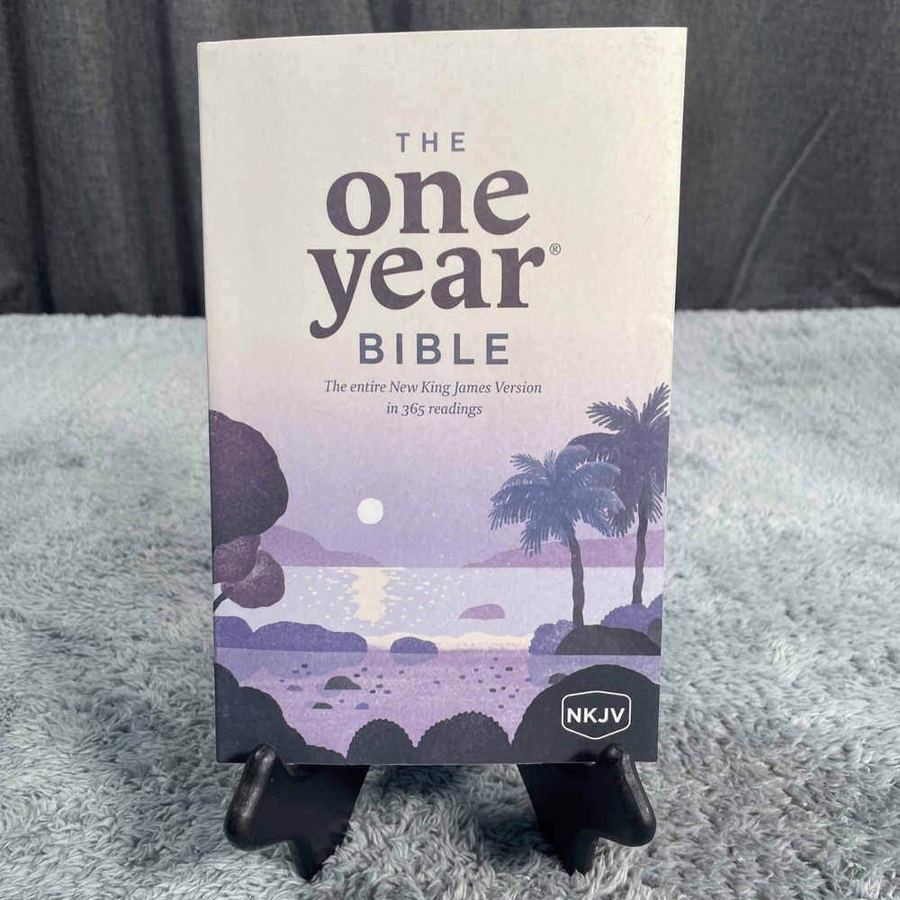 The One Year Bible NKJV (Softcover) the Entire Bible in 365 Readings Daily